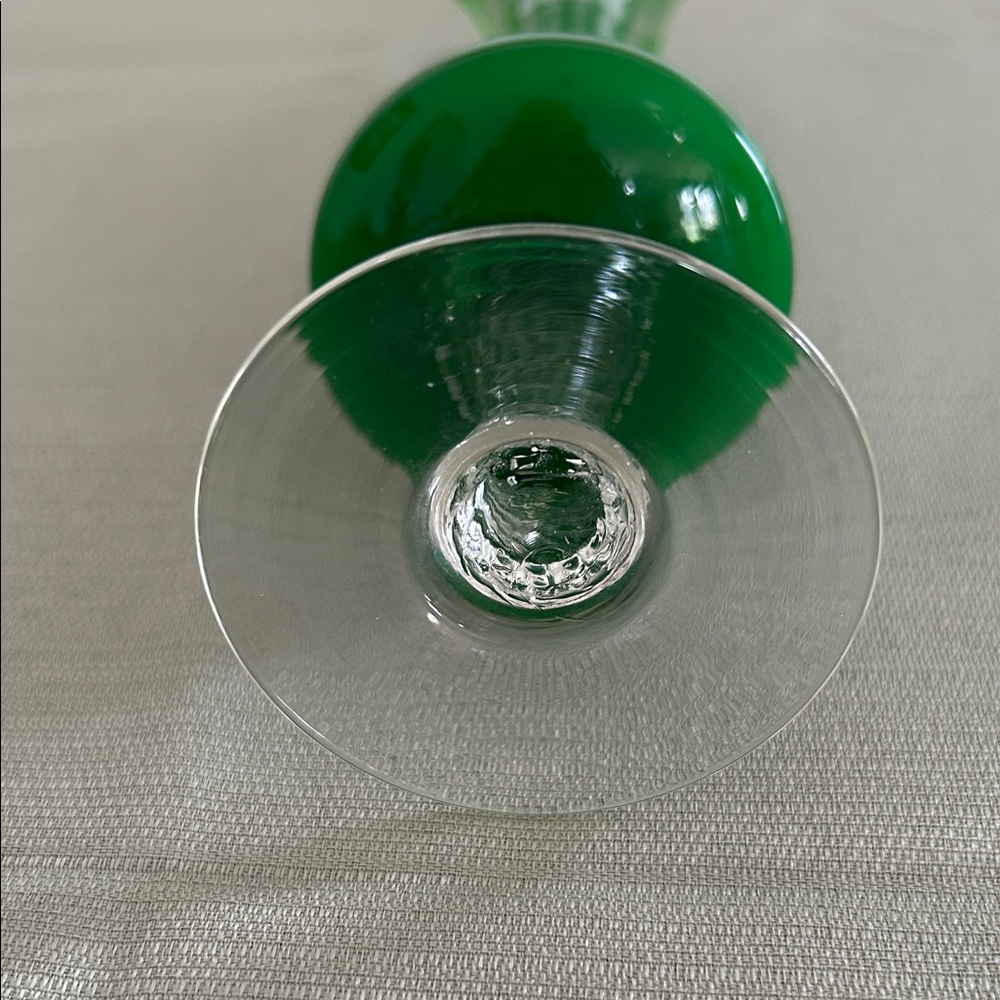 Vintage Green Glass Fluted Vase with swirl base 1960-70. H 10 in Dia 2.5 in - Picture 5 of 6